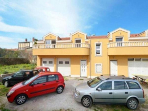 Apartments with a parking space Kastel Stari, Kastela - 22551